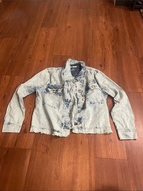 Women's Light Acid-Wash Denim Jacket